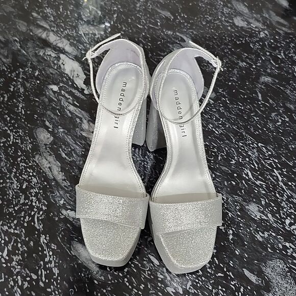 BRAND NEW MADDEN GIRL OPEN TOE ANKLE STRAP BUCKLE PLATFORM CHUNKY  HEELS SANDAL - Picture 3 of 16